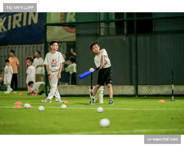 PLAY BALL WEEKEND再度落地中国，400名小学生在专业教练指导下体验打击、传接球、跑垒等项目